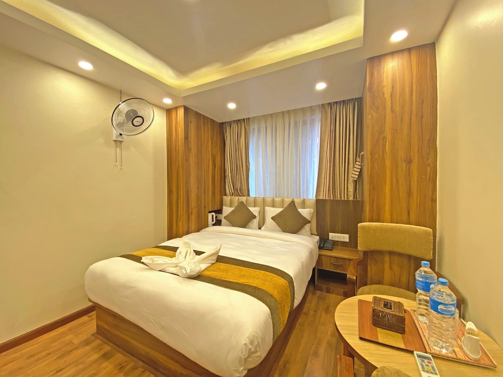 hotel airport gurkha