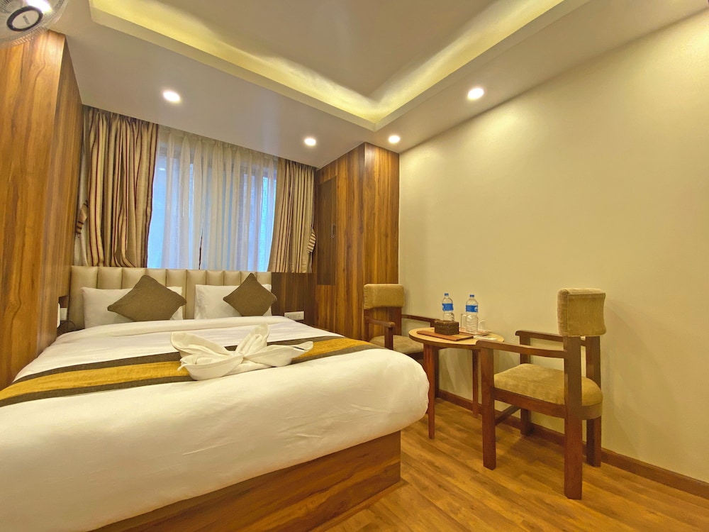 hotel airport gurkha