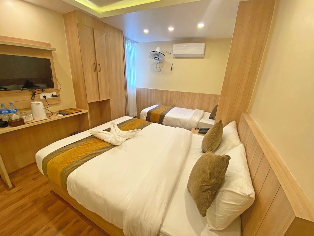 hotel airport gurkha
