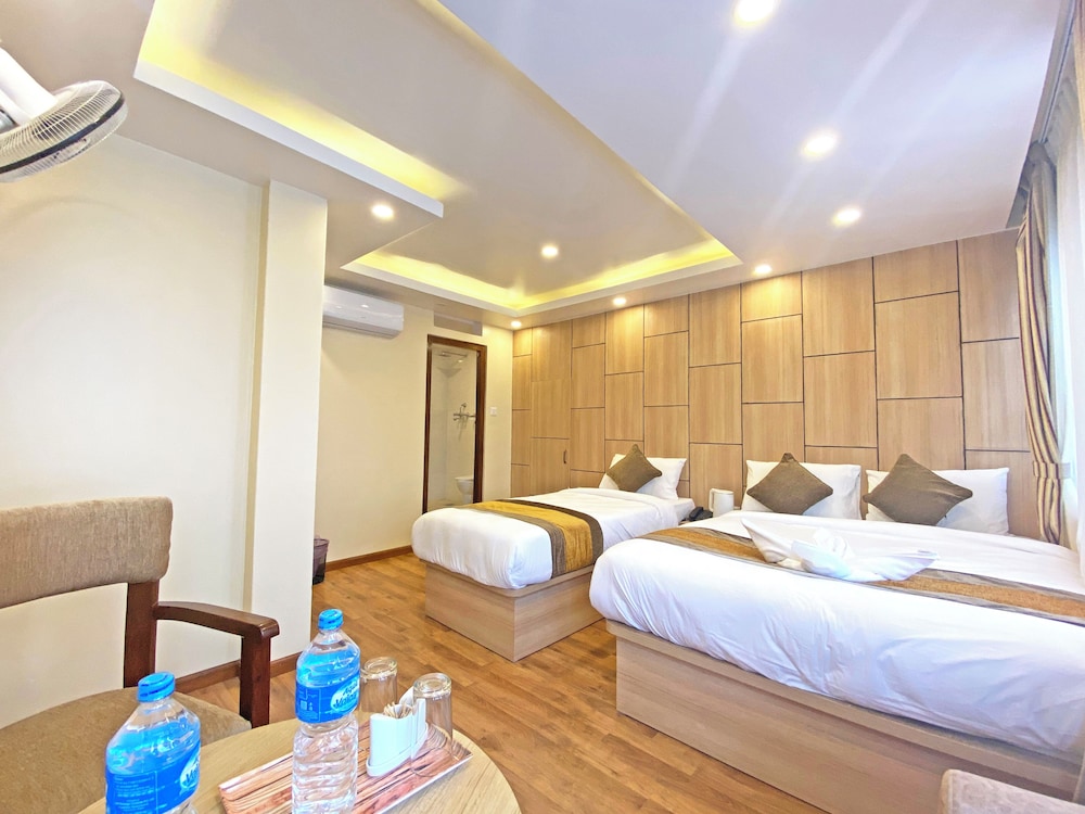 hotel airport gurkha