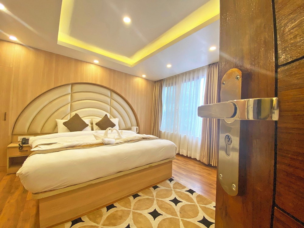 hotel airport gurkha
