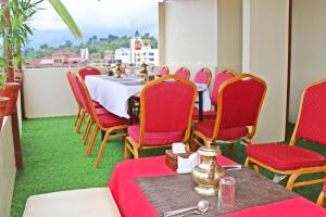 hotel airport gurkha