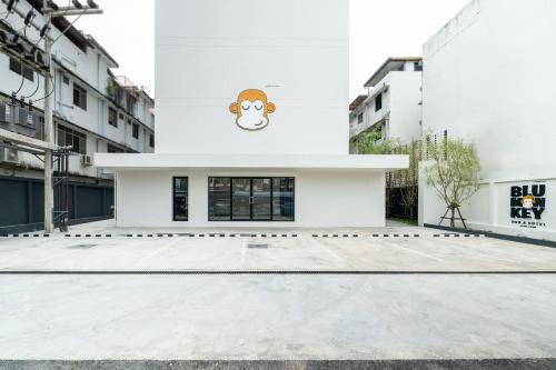 blu monkey hub and hotel krabi town