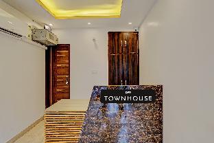 Super Collection O Sector 55 Noida Near Noida Stadium photo 5