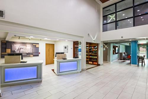 holiday inn express hotel and suites columbus by ihg