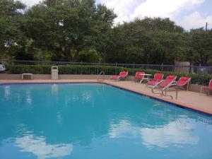 holiday inn express hotel and suites columbus by ihg