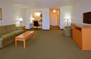 holiday inn express hotel and suites columbus by ihg