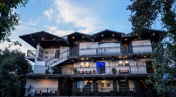 the west gate posada by summit