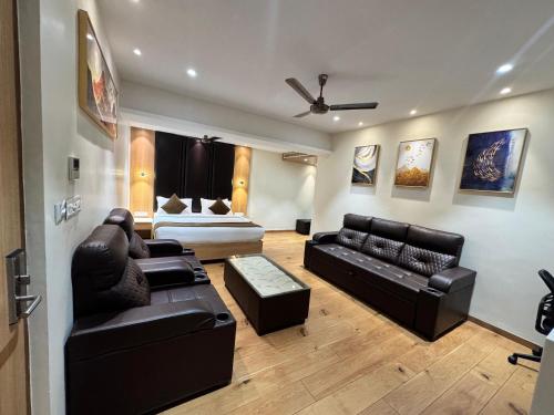 hotel touchwood