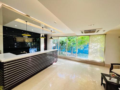 hotel aura ip grand near karkardooma metro station