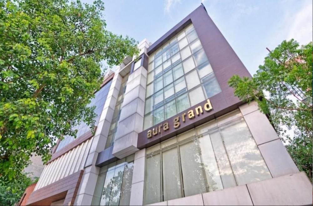 hotel aura ip grand near karkardooma metro station