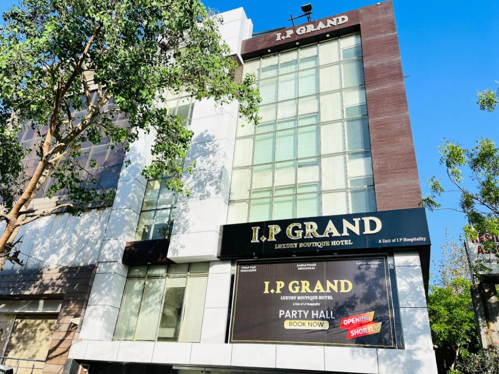 hotel aura ip grand near karkardooma metro station