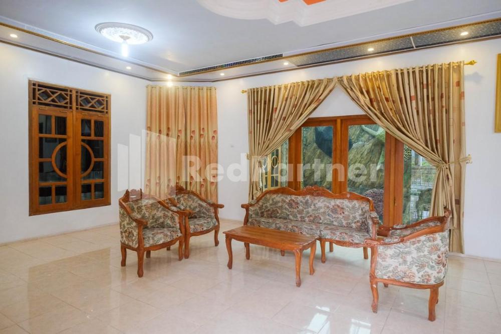 wisma giri mulyo b near grojogan sewu redpartner