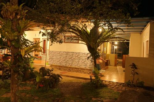 farel homestay kawahijen