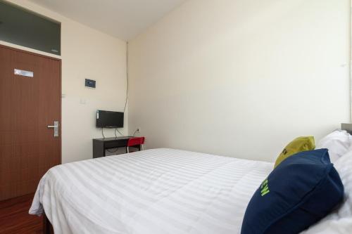 urbanview hotel ellegan residence alam sutera serpong