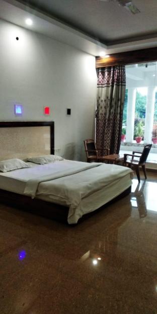 radha rani mahal khajuraho