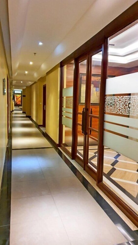 mp hotel kelapa gading
