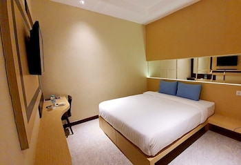 mp hotel kelapa gading