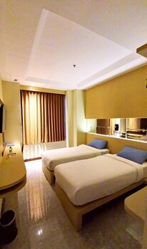 mp hotel kelapa gading