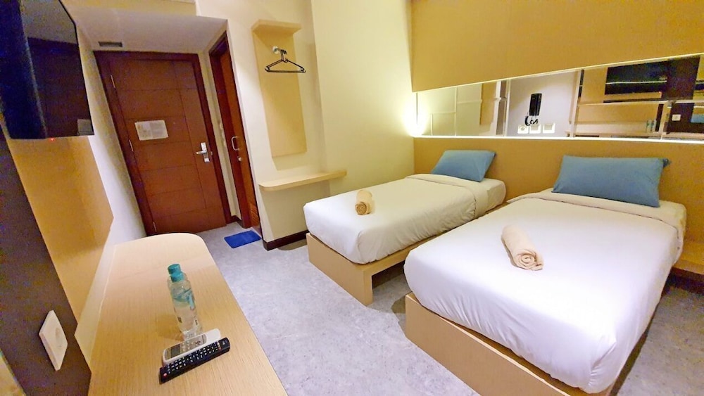 mp hotel kelapa gading