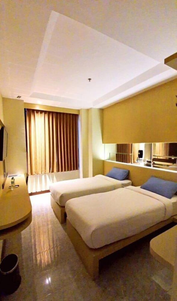 mp hotel kelapa gading