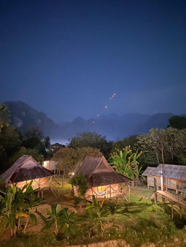 downtown vang vieng hotel
