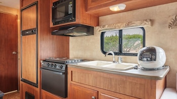 taean bibi artglamping