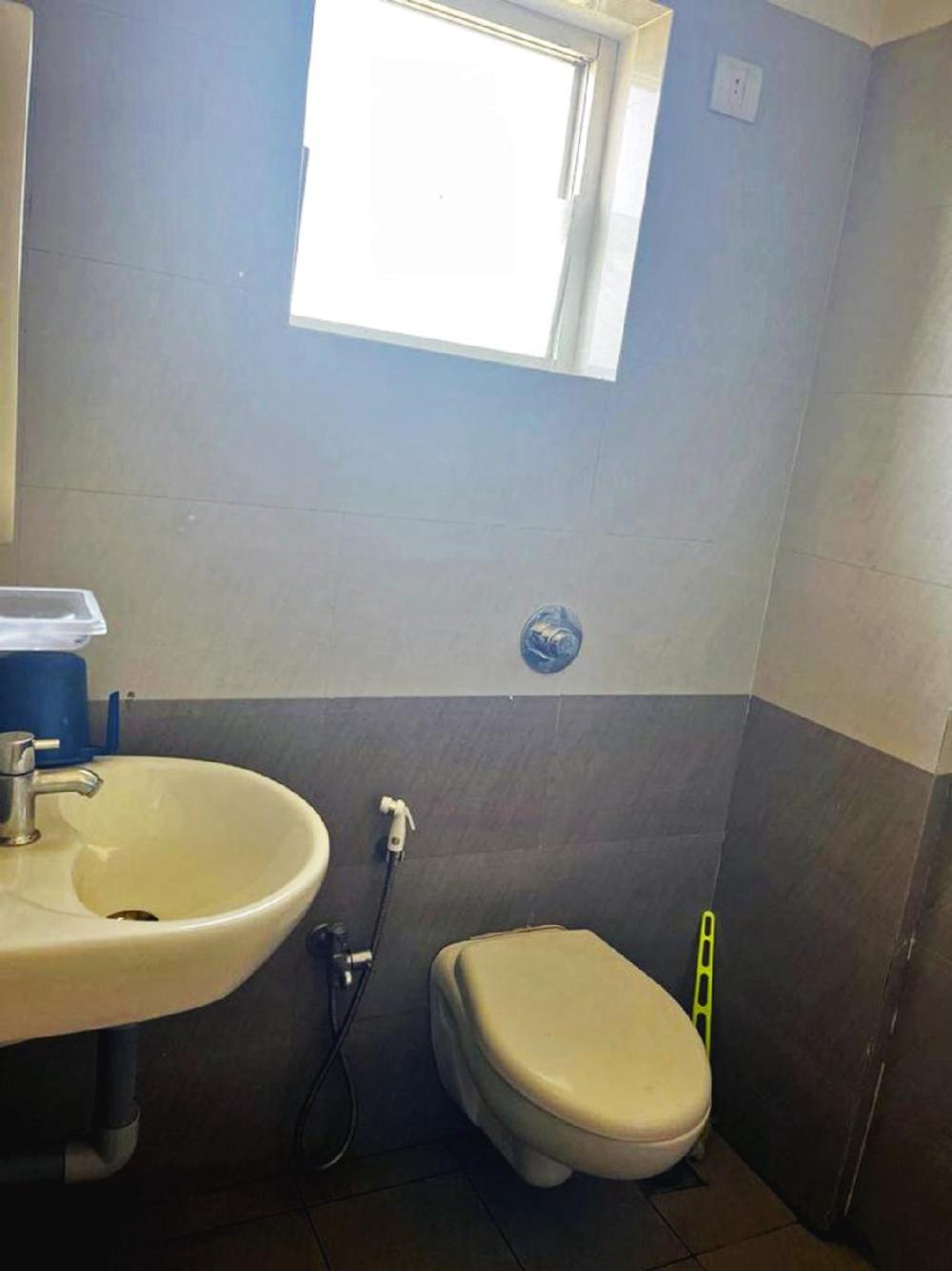 staymaker hotel radha