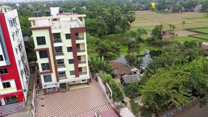 staymaker hotel suraj