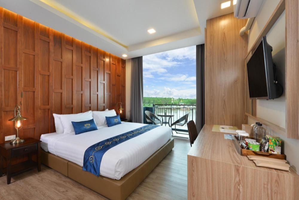amphawa riverfront hotel