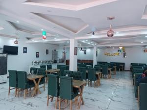 Pandith Exotics Hotel And Restaurant,India>>Gulmarg,5 star