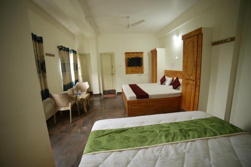 naksha tree hotels yelagiri