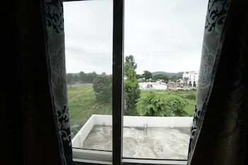 naksha tree hotels yelagiri