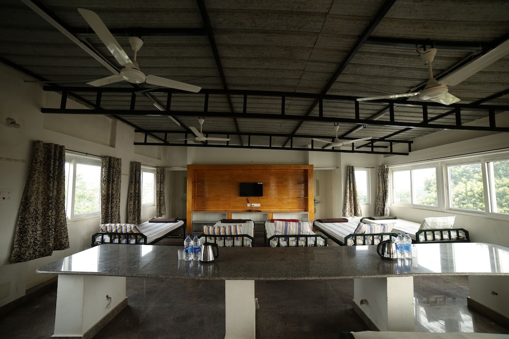 naksha tree hotels yelagiri