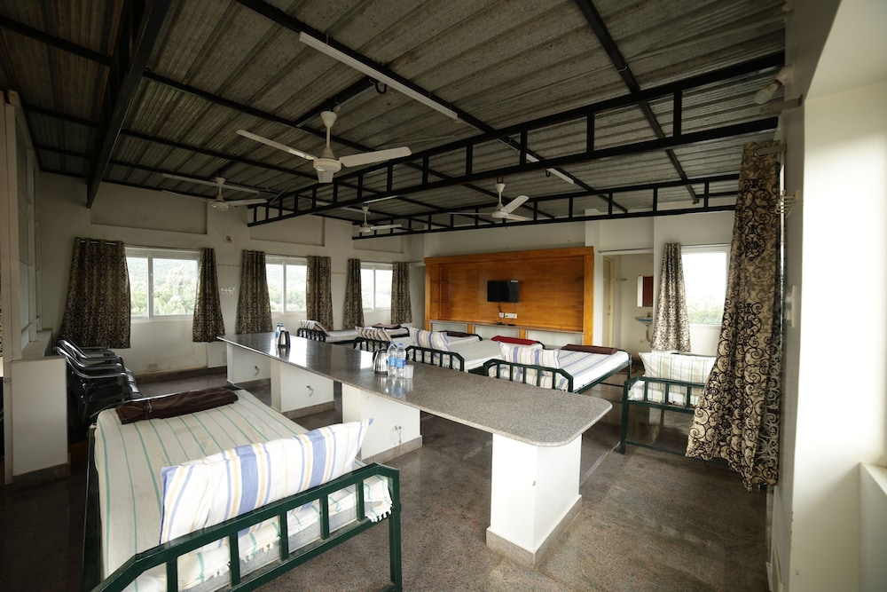 naksha tree hotels yelagiri