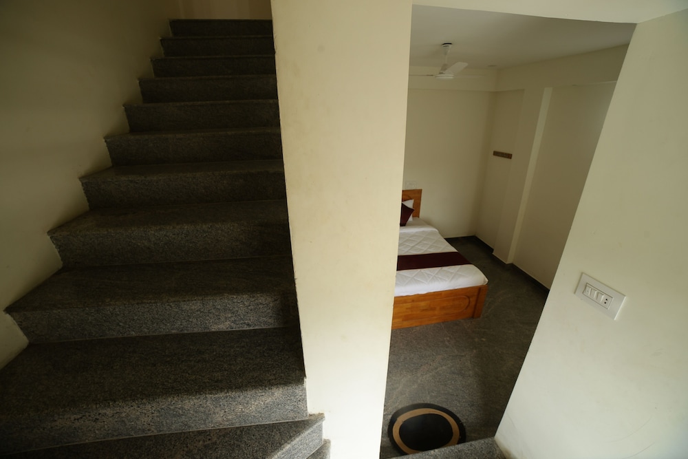 naksha tree hotels yelagiri