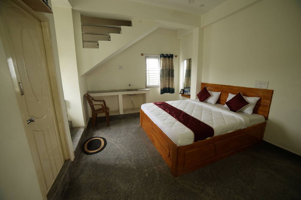 naksha tree hotels yelagiri