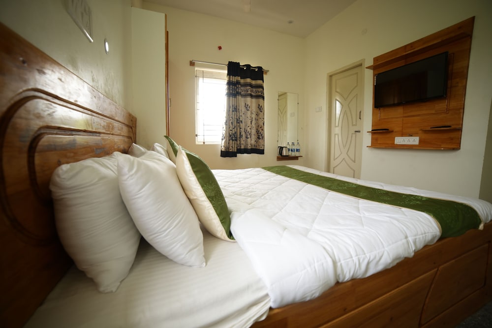 naksha tree hotels yelagiri