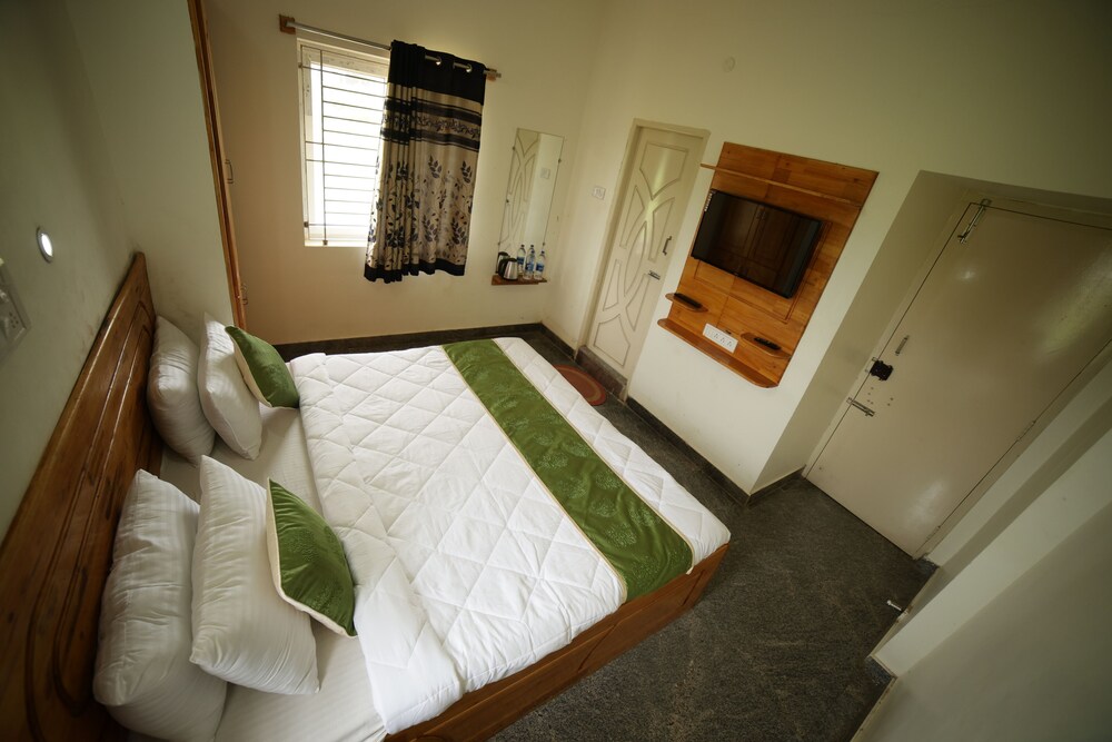 naksha tree hotels yelagiri