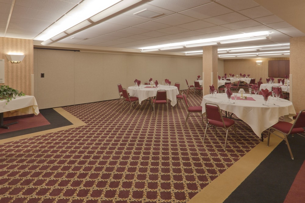 holiday inn express and suites deadwood gold dust casino