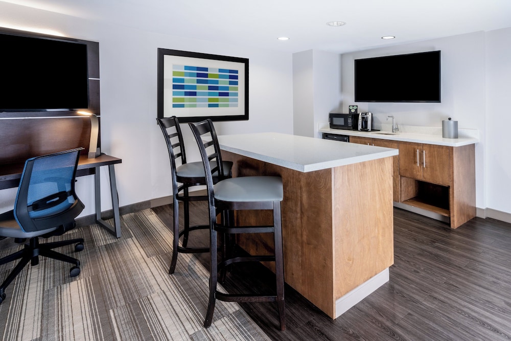 holiday inn express and suites deadwood gold dust casino