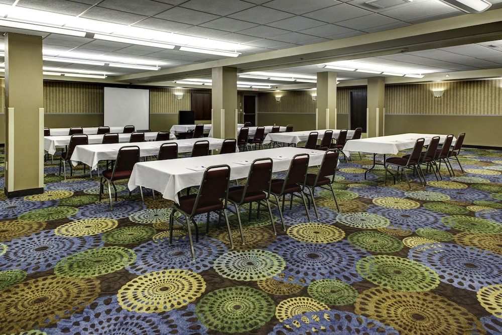 holiday inn express and suites deadwood gold dust casino
