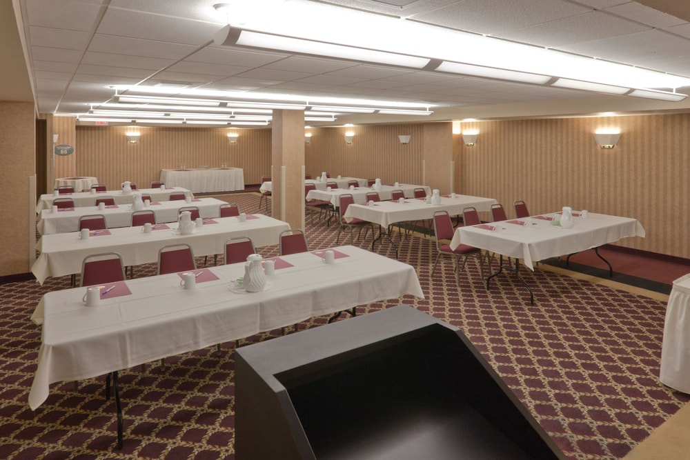 holiday inn express and suites deadwood gold dust casino