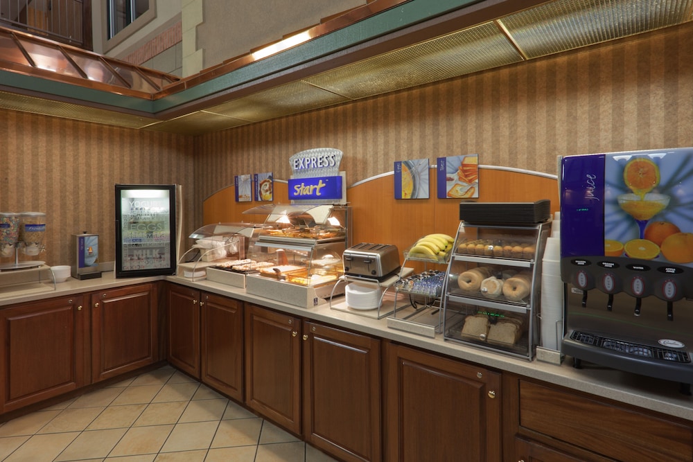 holiday inn express and suites deadwood gold dust casino