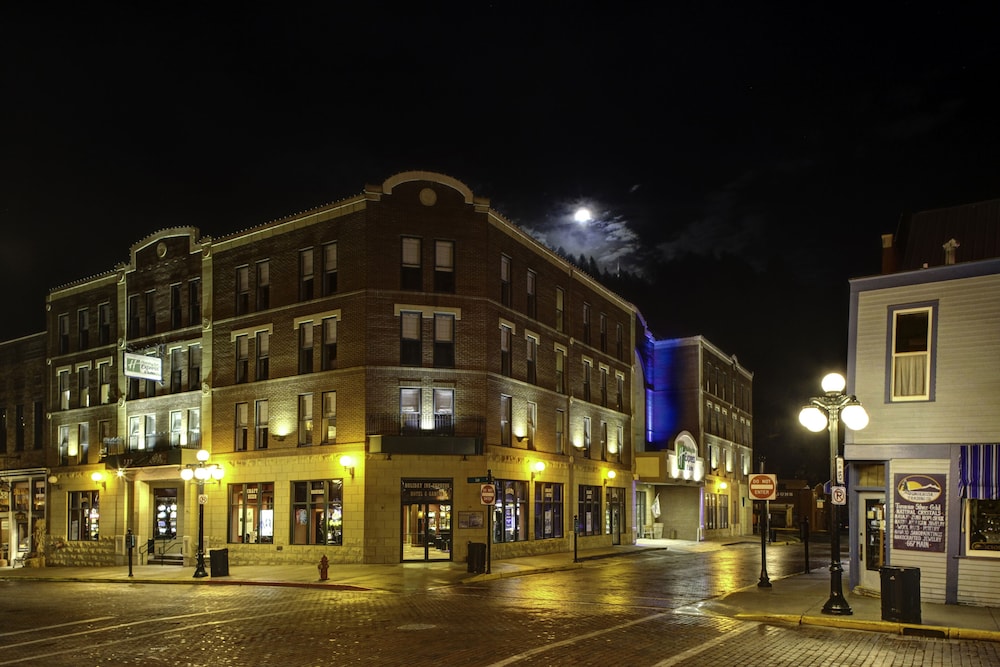 holiday inn express and suites deadwood gold dust casino