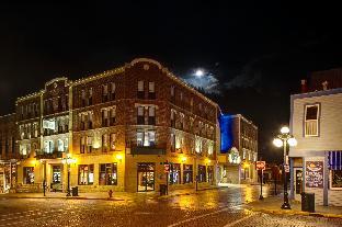 holiday inn express and suites deadwood gold dust casino