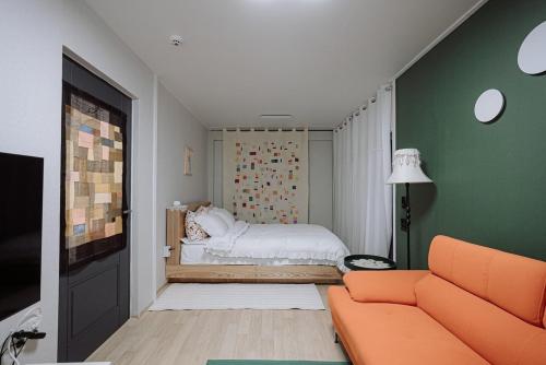 jeonju hanok village artists house sigan moonui