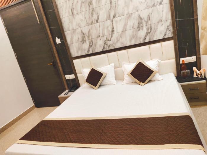 hotel the shree jee place