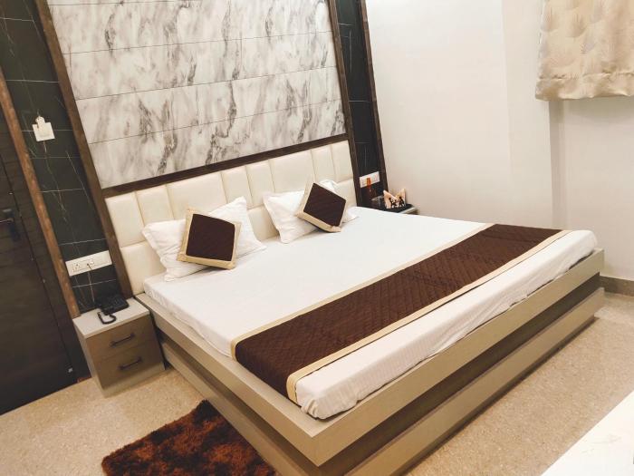 hotel the shree jee place