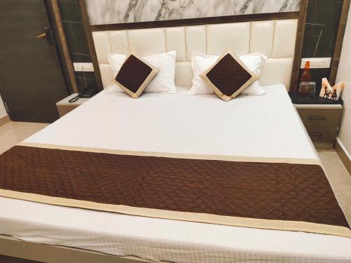 hotel the shree jee place